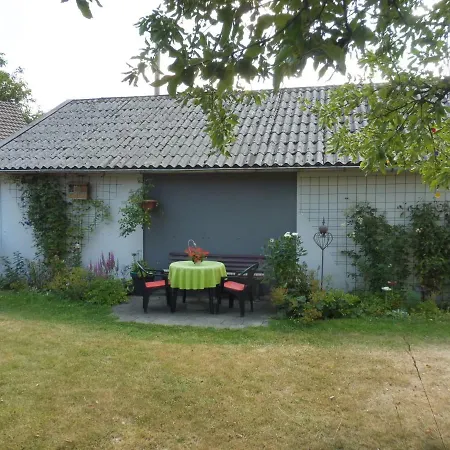 With Terrace In The Garden * Pracht