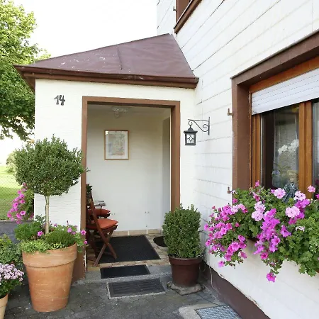 Apartment With Terrace In The Garden
