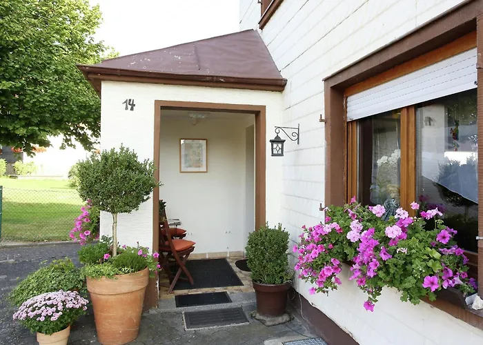 With Terrace In The Garden * Pracht