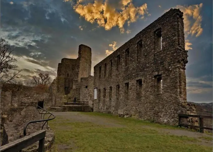 דירה With Terrace In The Garden Pracht